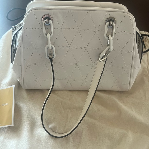 Michael Kors Venice Quilted Bag in Optic White with Silver - Picture 2 of 6